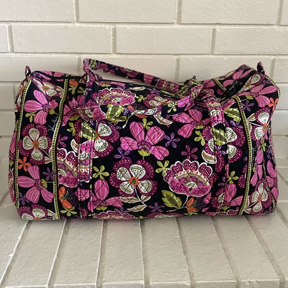 VERA BRADLEY Women's Quilted Black Pink Floral Duffle Bag Weekender - Picture 1 of 9